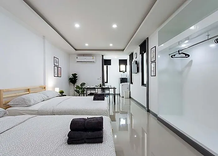 Apartment P4 Silom Large 2beds Full Kitchen Wifi 4-6pax