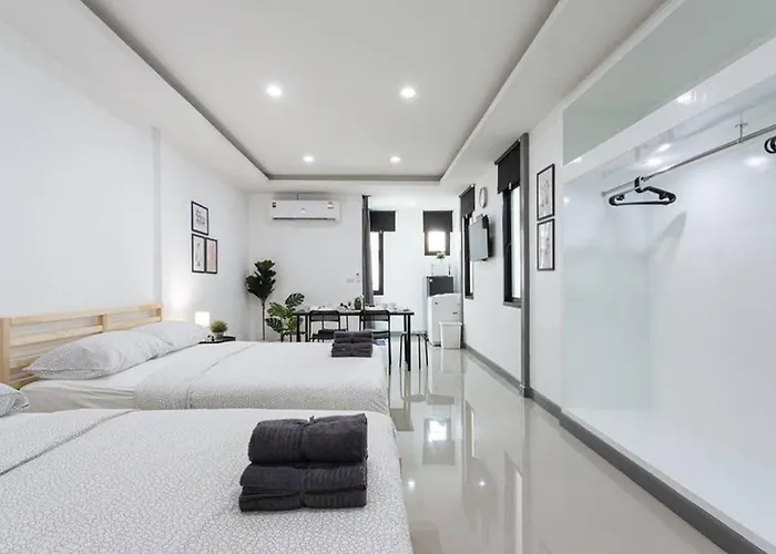 P4 Silom Large 2beds Full Kitchen Wifi 4-6pax Bangkok