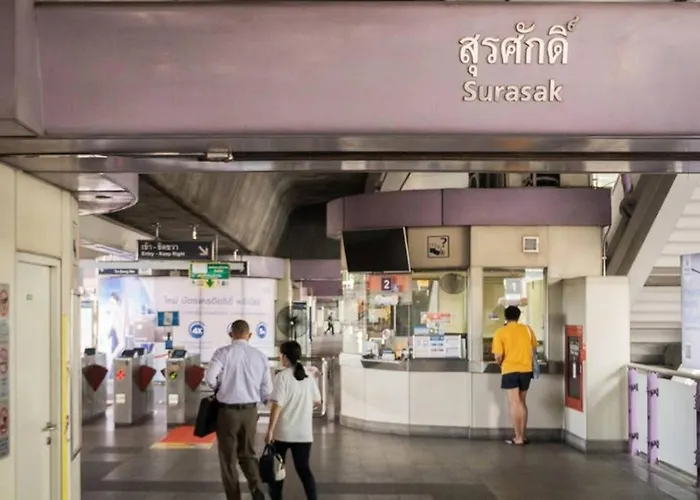 P4 Silom Large 2beds Full Kitchen Wifi 4-6pax Apartment