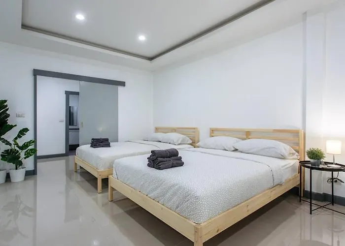 P4 Silom Large 2beds Full Kitchen Wifi 4-6pax Apartment