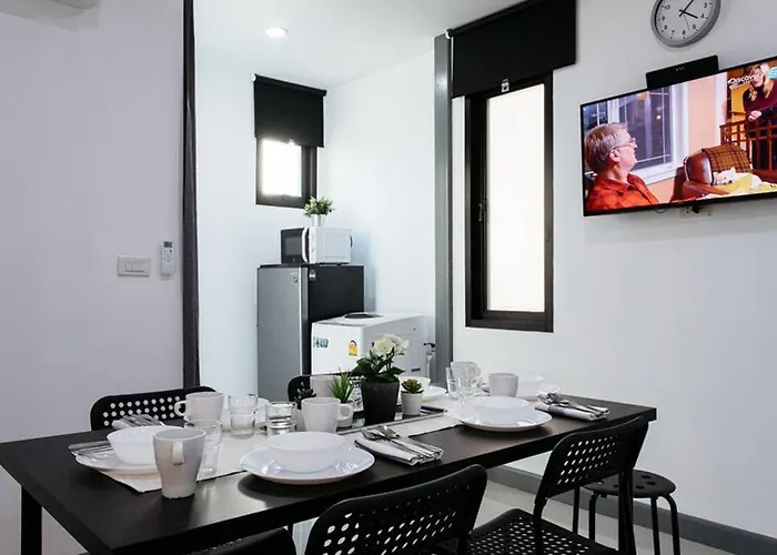 P4 Silom Large 2beds Full Kitchen Wifi 4-6pax