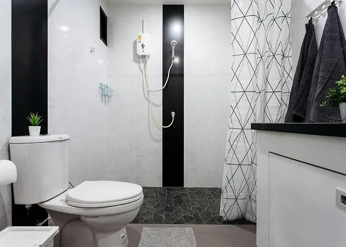 P4 Silom Large 2beds Full Kitchen Wifi 4-6pax Bangkok